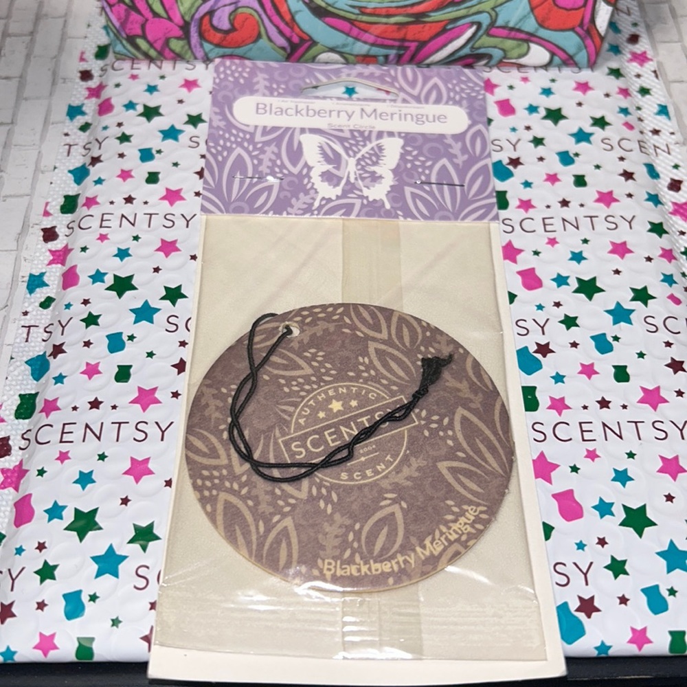 Blackberry Meringue Scentsy Circle air freshener